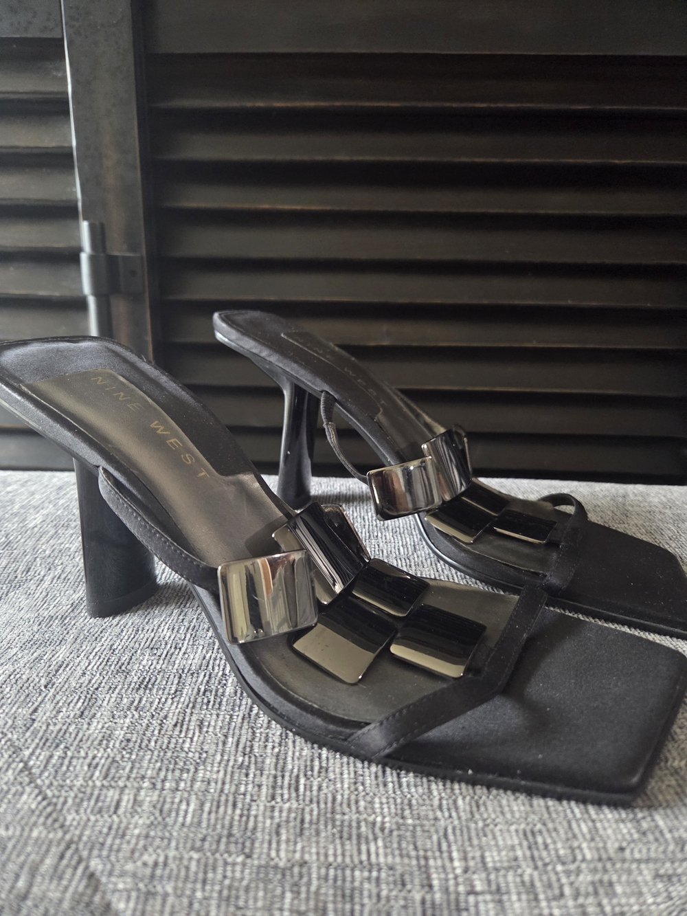 Nine West Silver Metallic Accents Square Toe Heel Sandals Size 8 - Picture 3 of 10